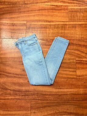 Universal Thread High Rise Light Wash Skinny Jeans